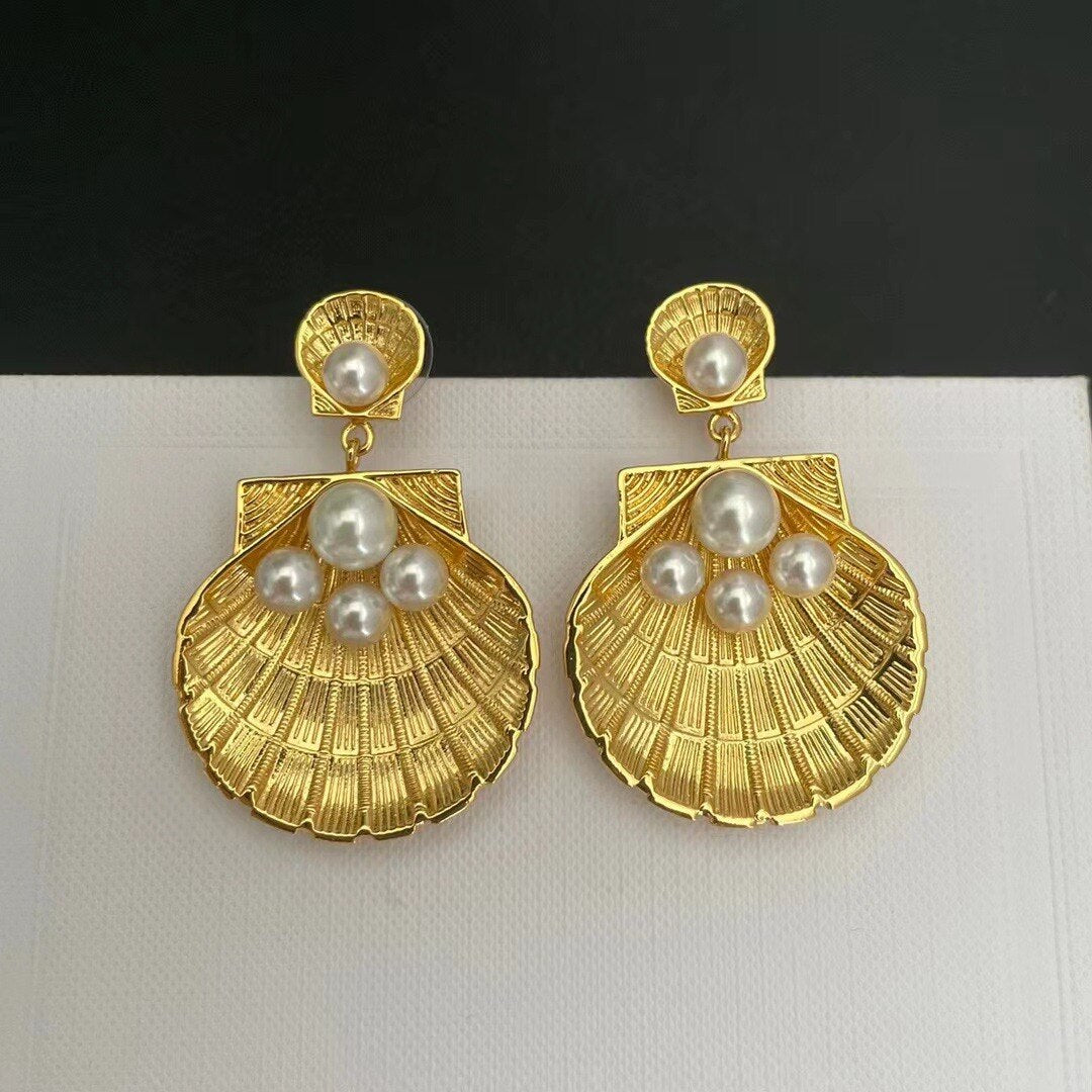 Seashells & Pearls Gold Earrings